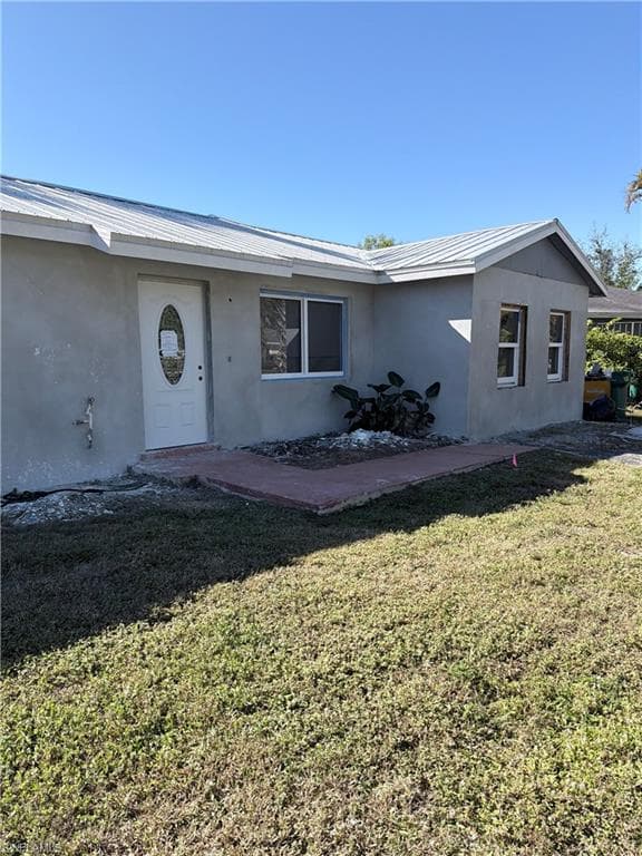 3000 Poinciana DR NAPLES, FL 34105