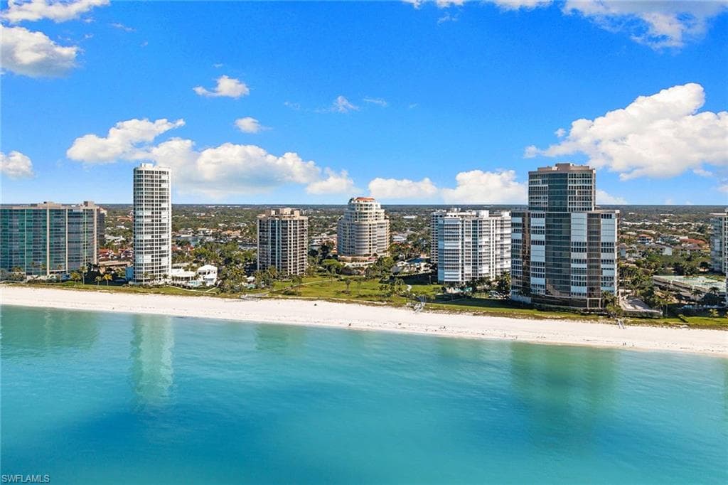 4501 Gulf Shore BLVD N 405 NAPLES, FL 34103