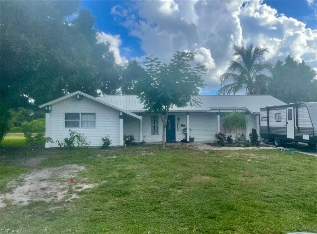 1127 Gifford AVE S LEHIGH ACRES, FL 33936