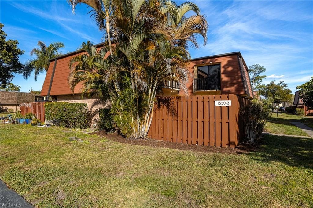 1550 Park Meadows DR 2 FORT MYERS, FL 33907