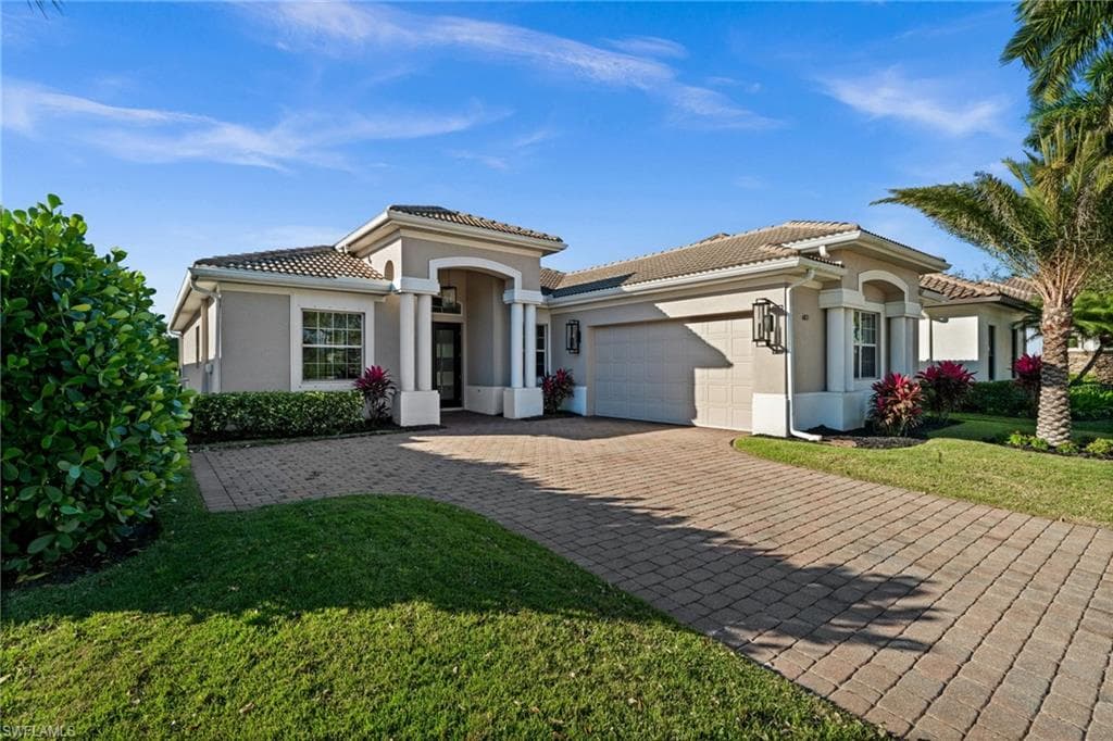 6821 Il Regalo CIR NAPLES, FL 34109