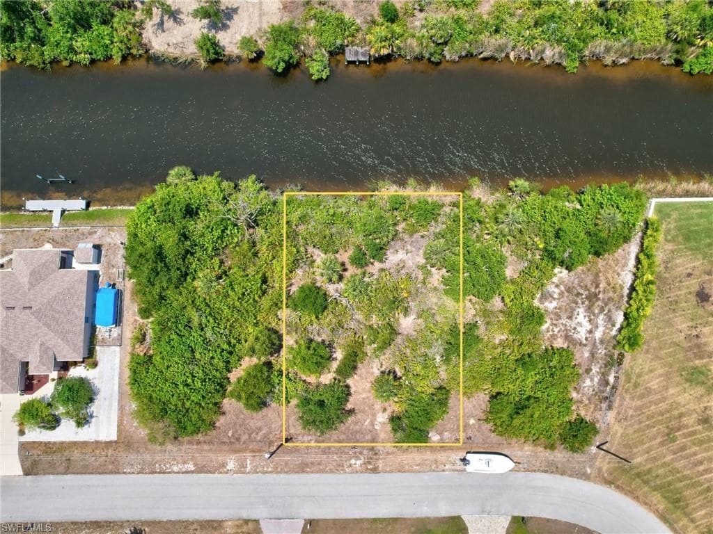 10080 Cocoa Beach ST PORT CHARLOTTE, FL 33981