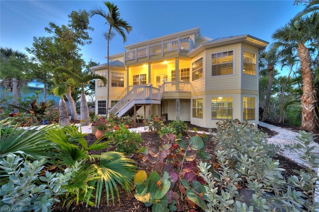 5810 Pine Tree DR SANIBEL, FL 33957