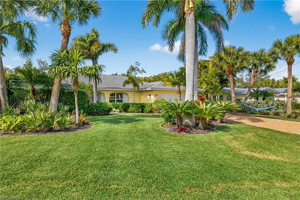 1103 Captains Walk ST SANIBEL, FL 33957