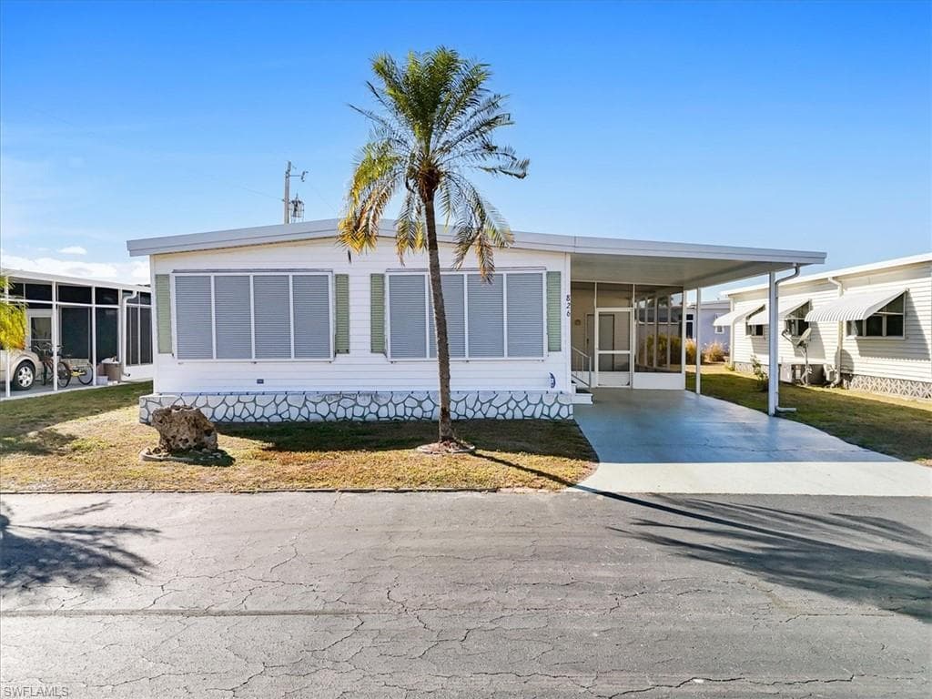 826 Peaceful DR NORTH FORT MYERS, FL 33917