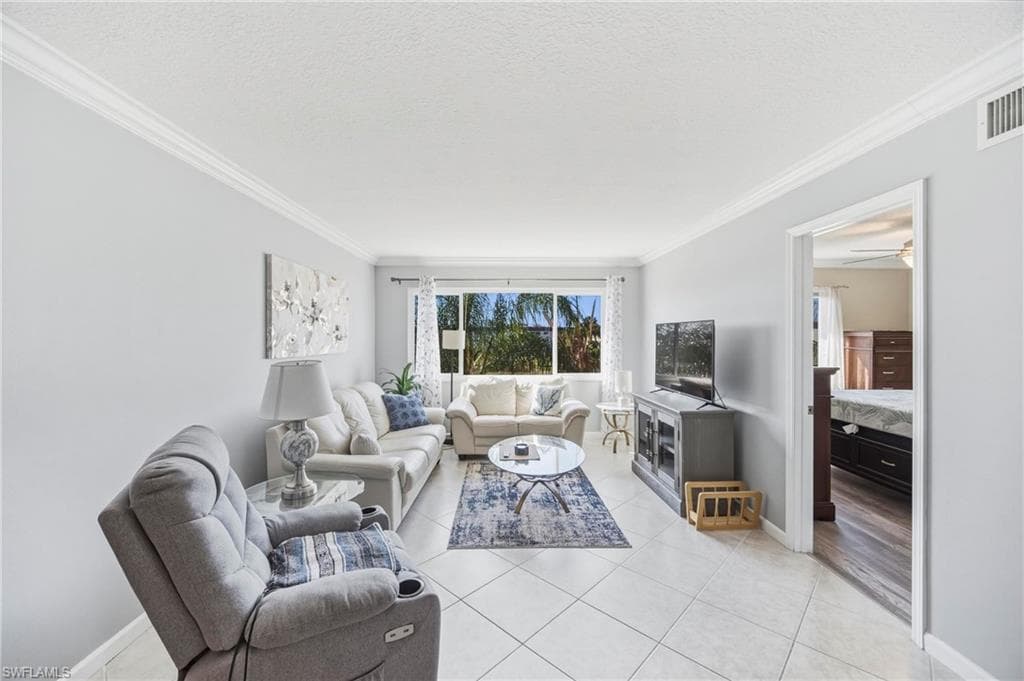 1010 Manatee RD B304 NAPLES, FL 34114