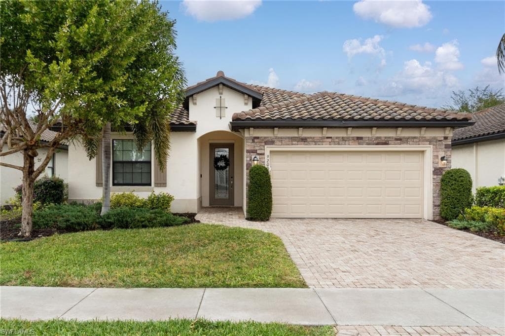 9200 Woodhurst DR NAPLES, FL 34120