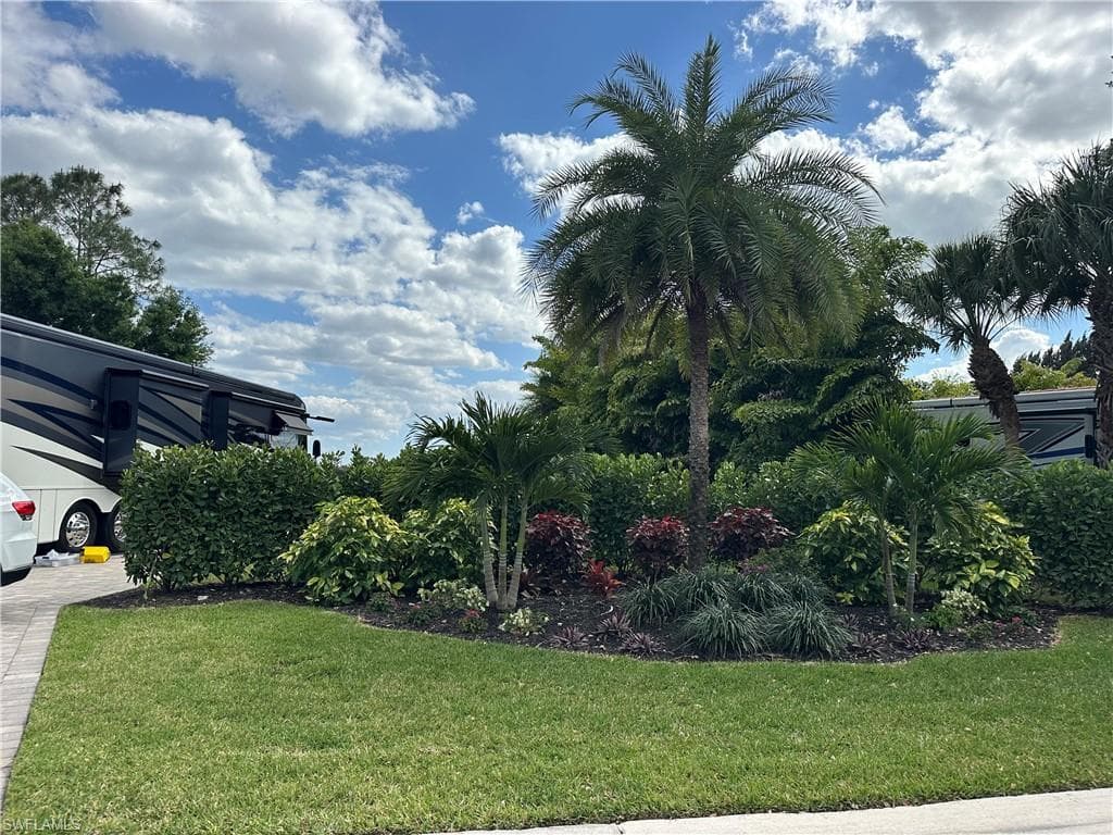 13893 Golden Palms CIR FORT MYERS, FL 33913