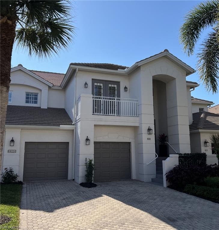 2395 Mont Claire DR 202 NAPLES, FL 34109