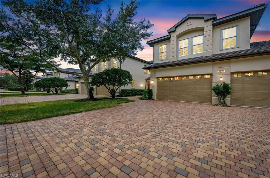 6057 Ashford LN 402 NAPLES, FL 34110