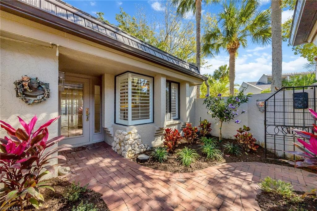 121 Bears Paw TRL NAPLES, FL 34105