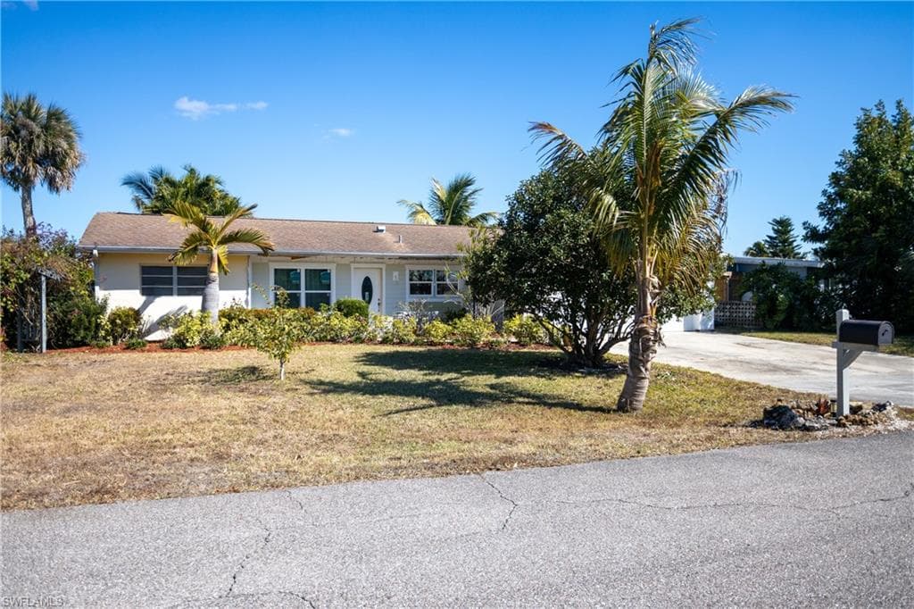 1280 Sunrise DR NORTH FORT MYERS, FL 33917