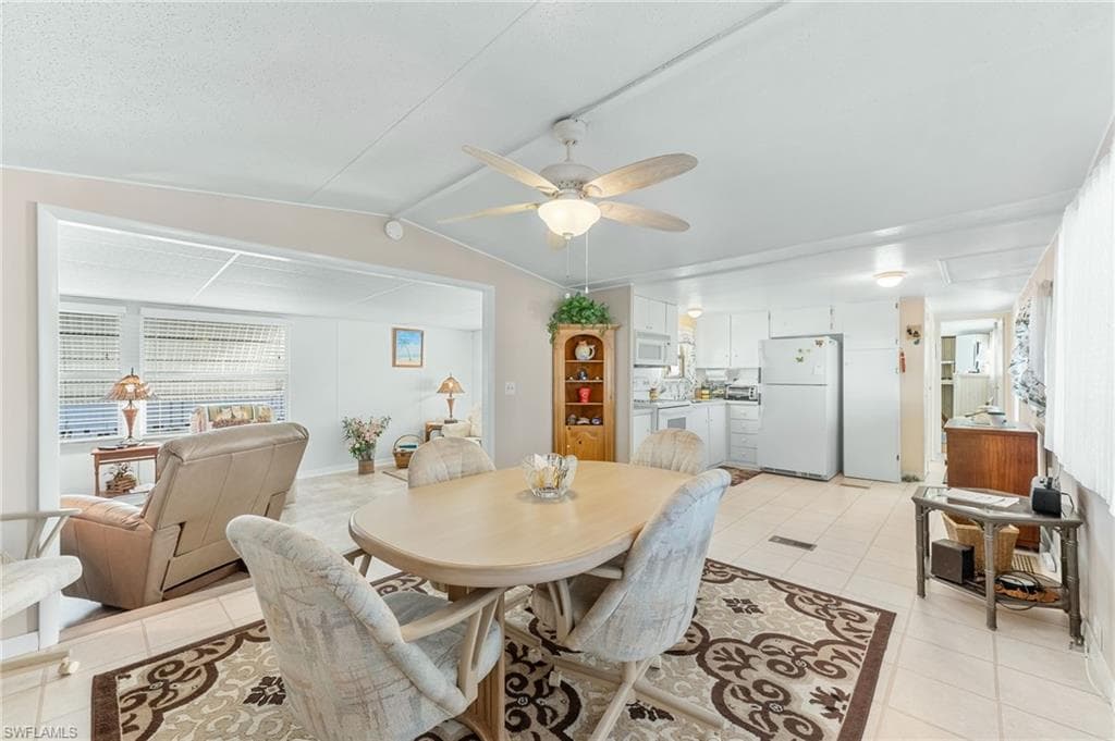 31 San Remo CIR NAPLES, FL 34112