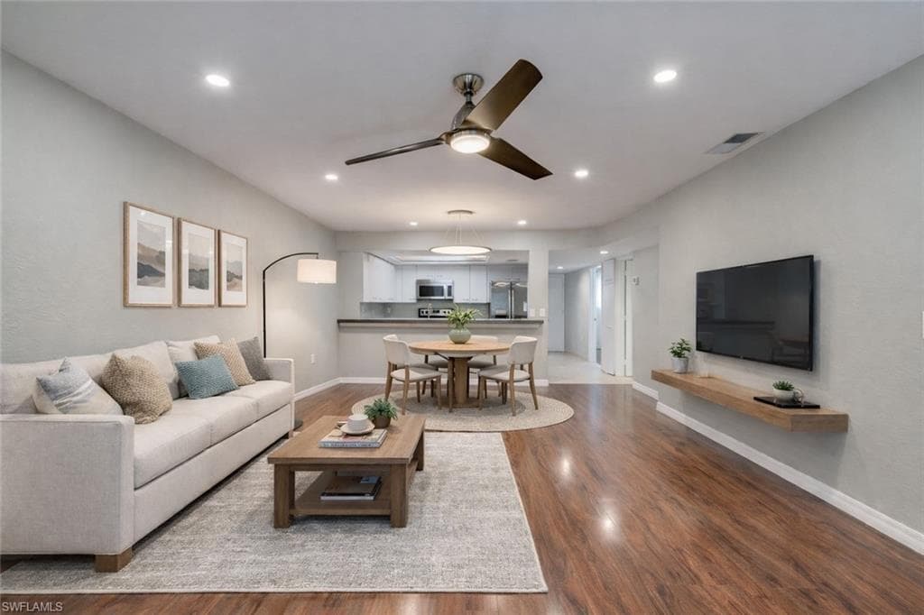 2370 Naples Trace CIR 6 NAPLES, FL 34109