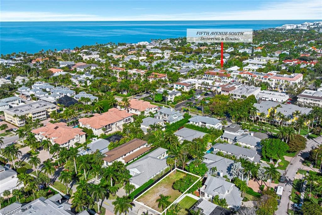 395 7th AVE S NAPLES, FL 34102