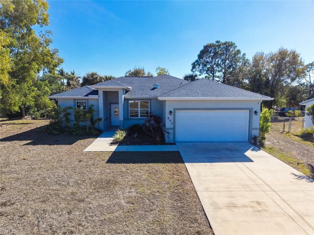 897 Iris DR NORTH FORT MYERS, FL 33903