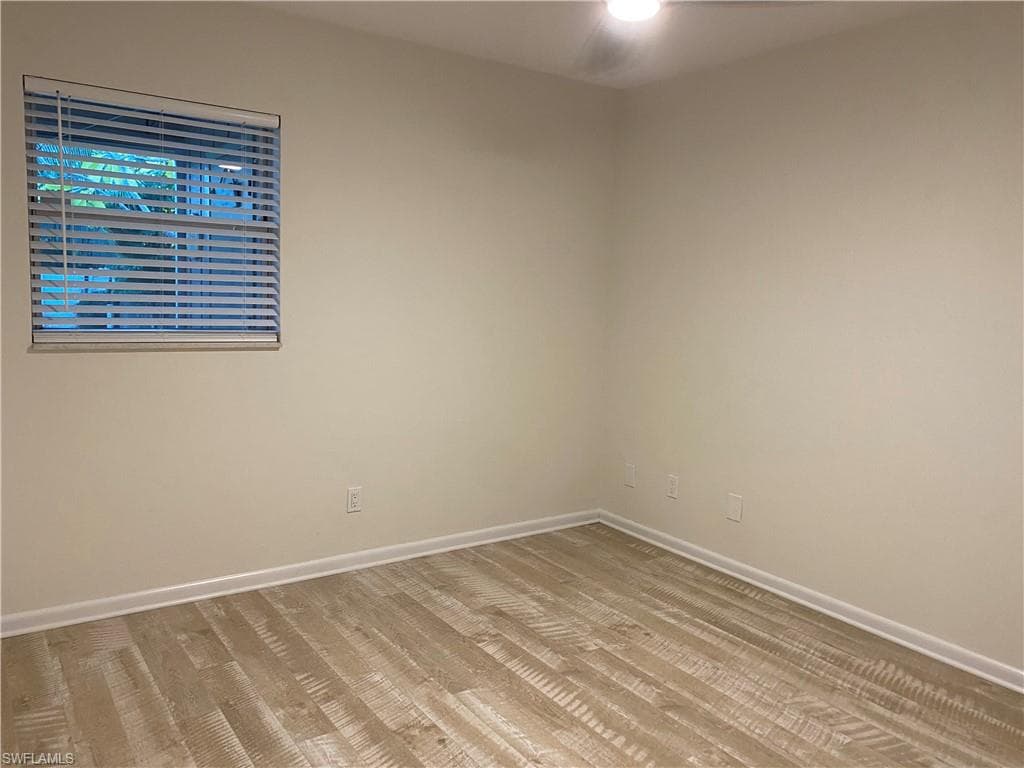668 98th AVE N NAPLES, FL 34108
