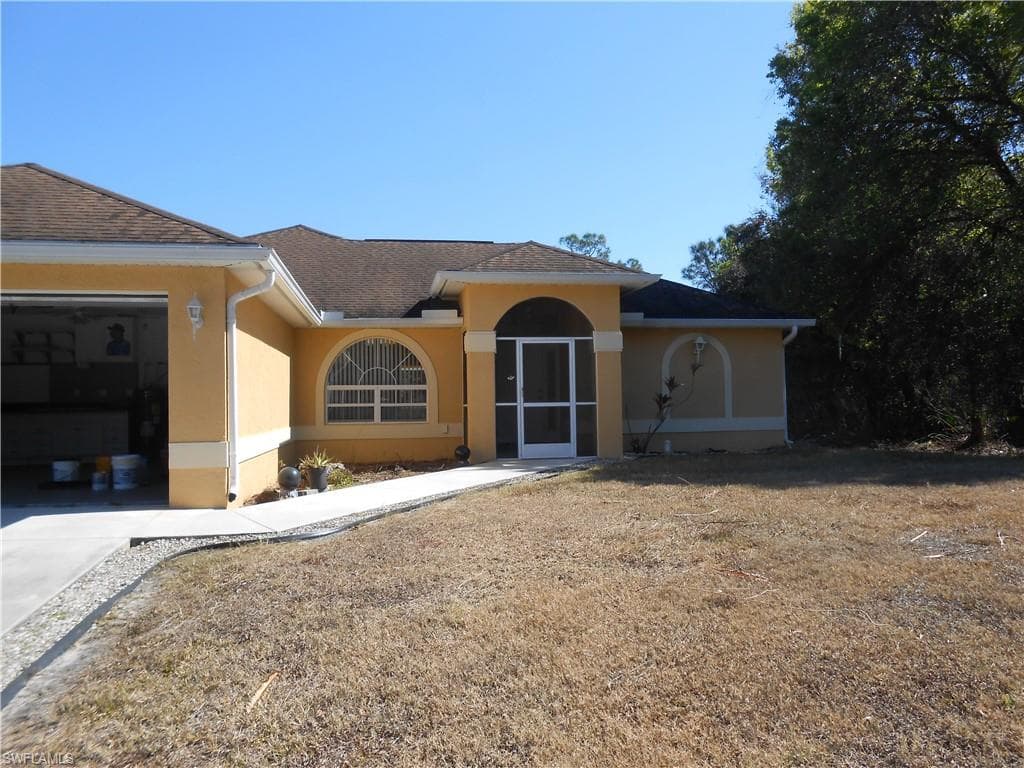 612 Mcarthur AVE LEHIGH ACRES, FL 33936