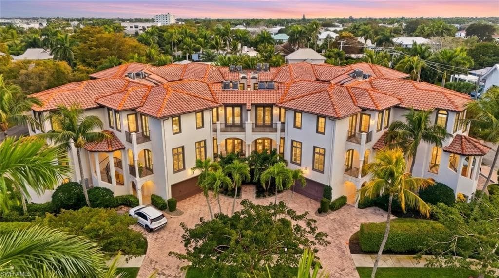 1008 7th ST S B1 NAPLES, FL 34102