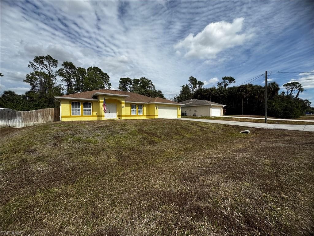3728 Tareco ST FORT MYERS, FL 33905