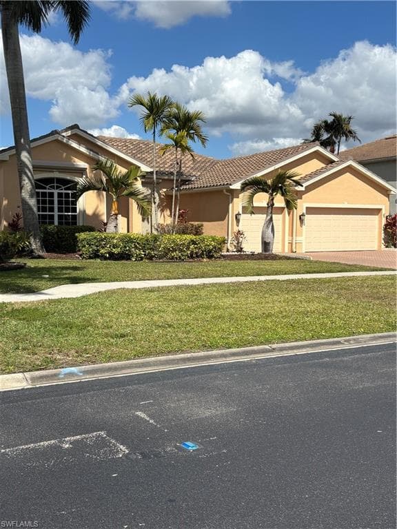 2210 Grove DR NAPLES, FL 34120