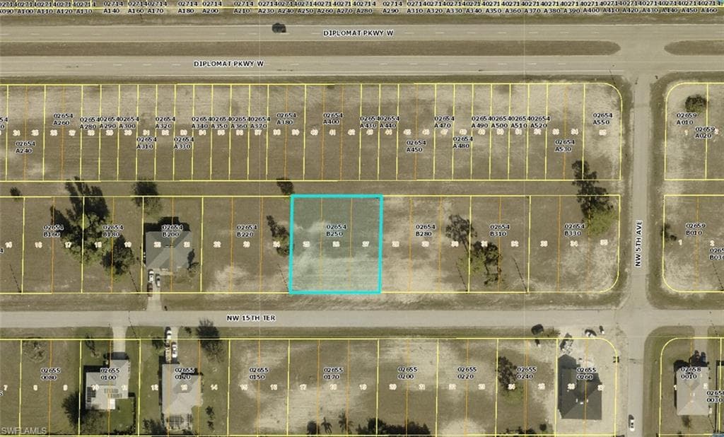 543 NW 15th TER CAPE CORAL, FL 33993