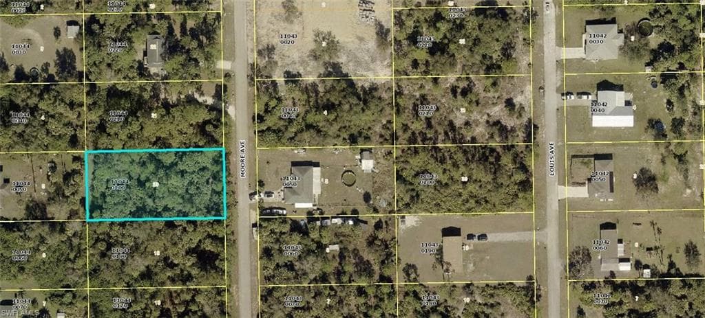 2315 Moore AVE ALVA, FL 33920