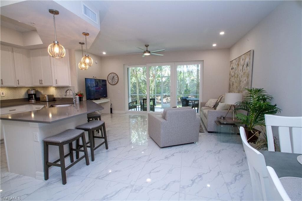 244 Indies DR E 101 NAPLES, FL 34114