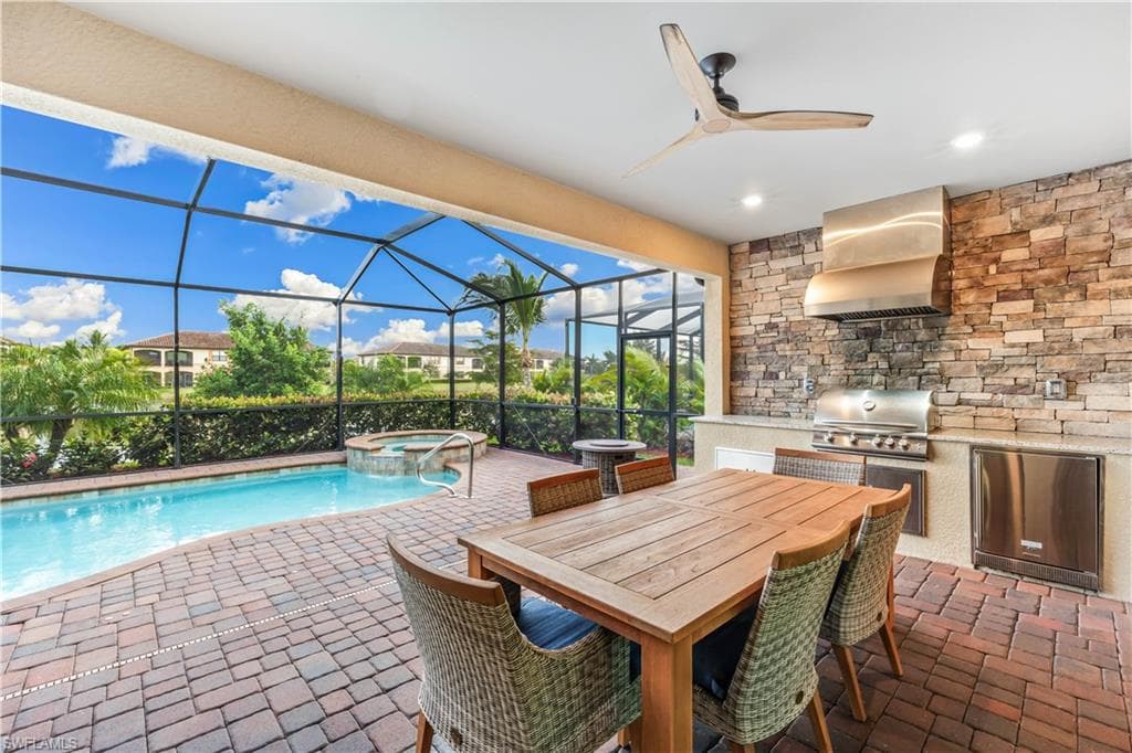 28075 Foxrock CT BONITA SPRINGS, FL 34135