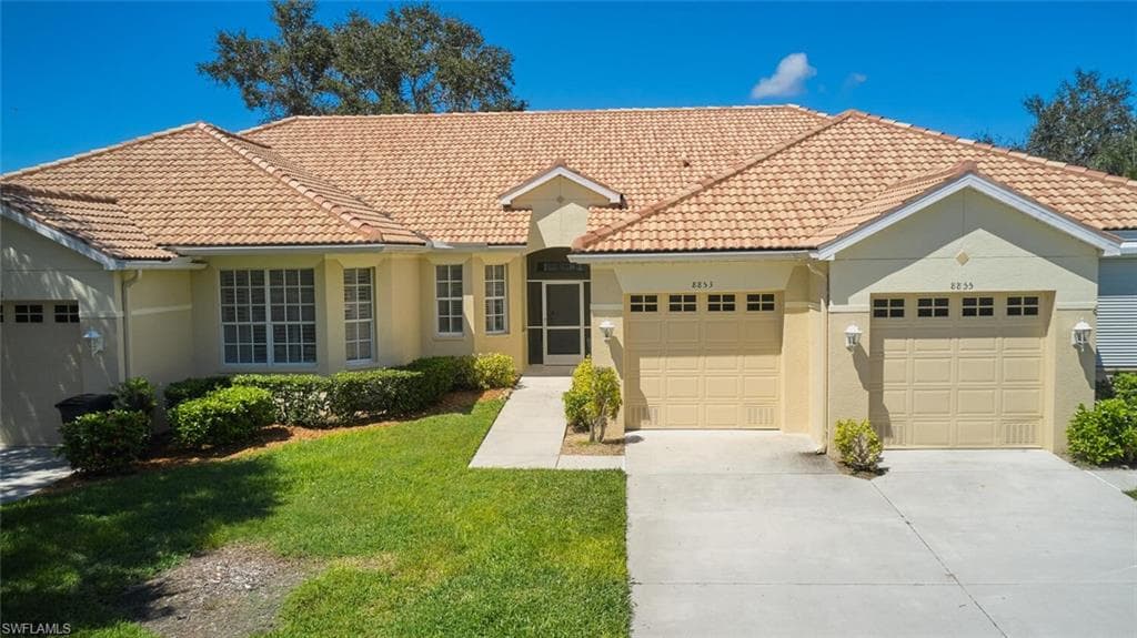 8853 Bristol BEND FORT MYERS, FL 33908