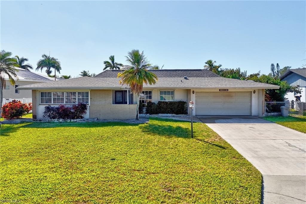 2306 SE 15th TER CAPE CORAL, FL 33990