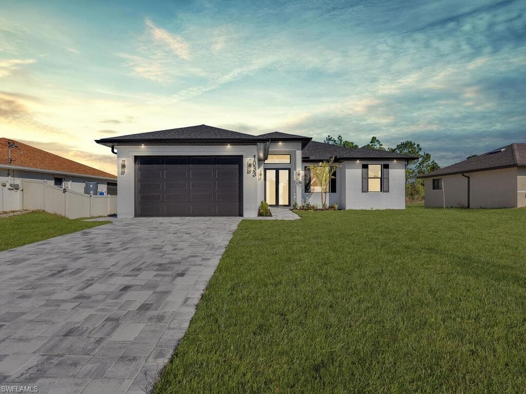 1033 Bassinger AVE S LEHIGH ACRES, FL 33974