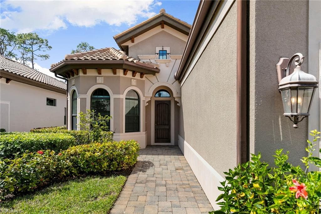 7347 Lantana CIR NAPLES, FL 34119
