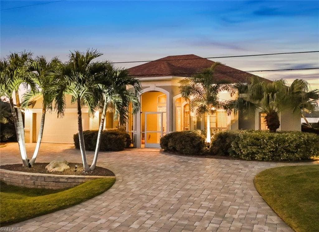 2205 SE 16th ST CAPE CORAL, FL 33990