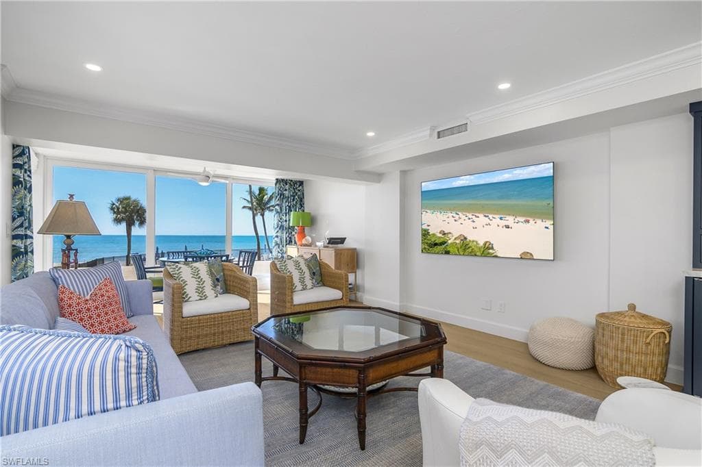 1717 Gulf Shore BLVD N 101 NAPLES, FL 34102