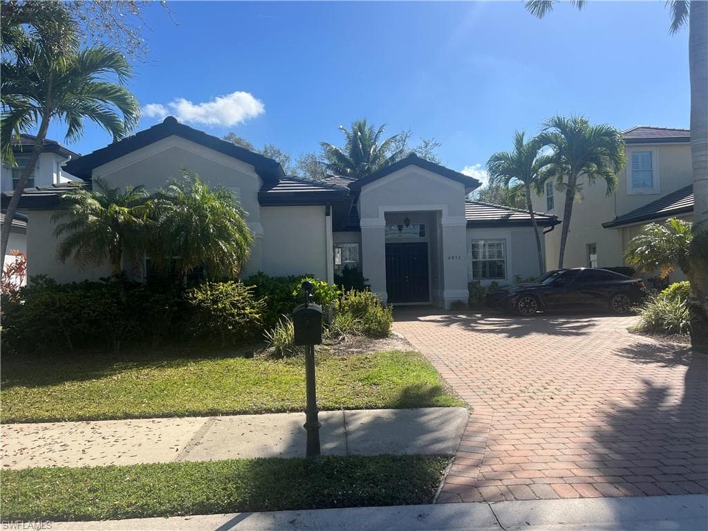 6853 Il Regalo CIR NAPLES, FL 34109