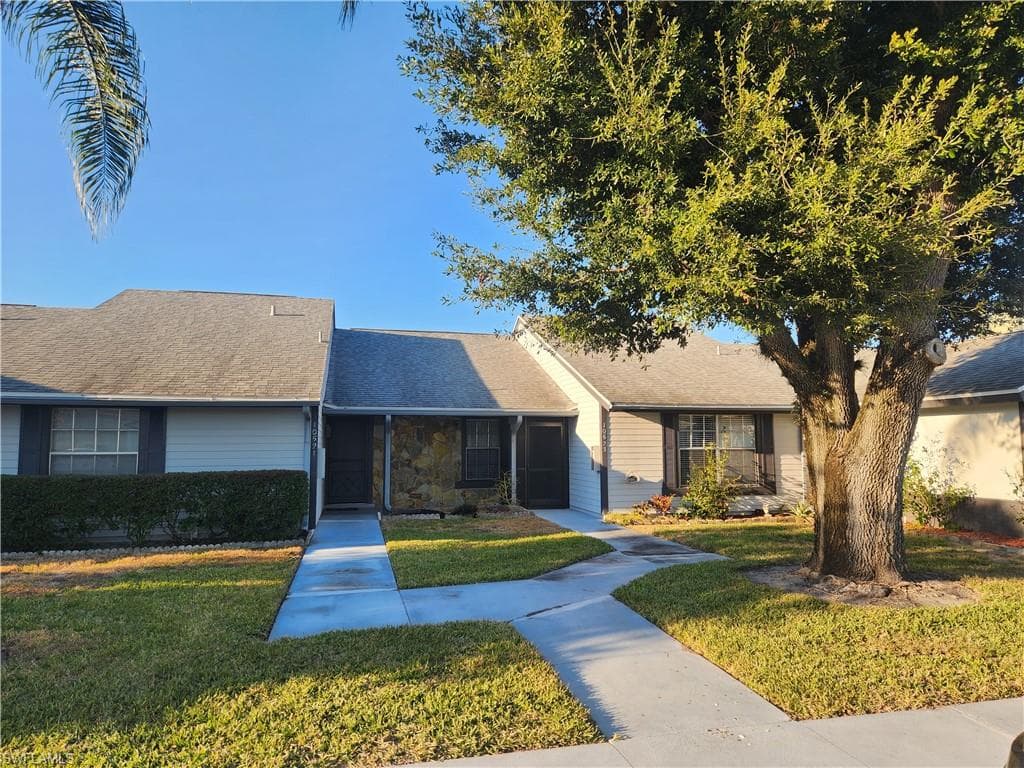 10521 Putnam CT LEHIGH ACRES, FL 33936