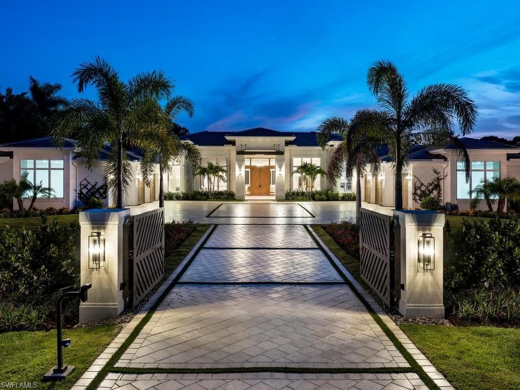 601 Carica RD NAPLES, FL 34108