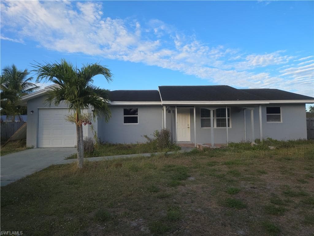 908 Hudson AVE LEHIGH ACRES, FL 33936