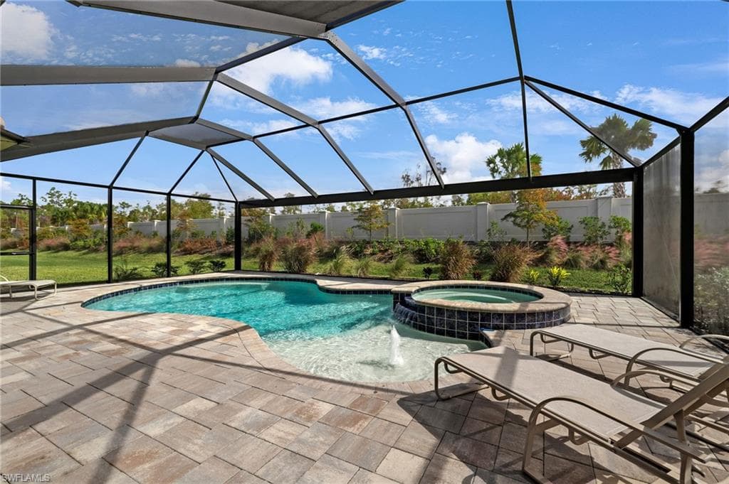 17487 Caravita LN