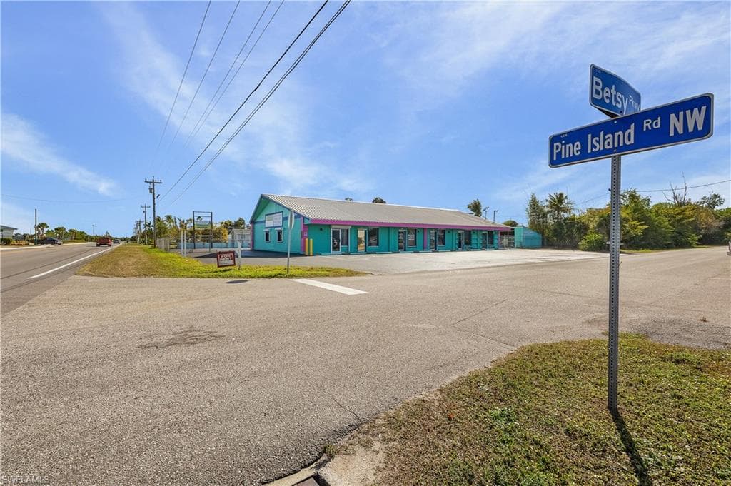 5261 Pine Island RD BOKEELIA, FL 33922