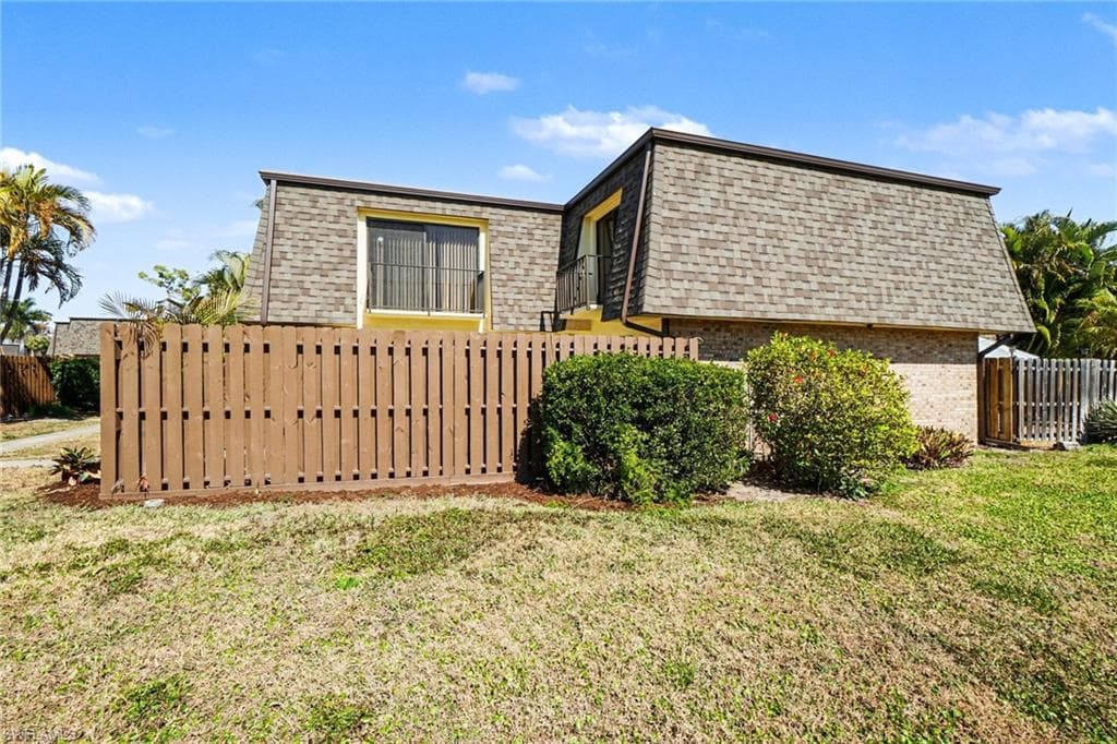 5582 Malt DR 1 FORT MYERS, FL 33907