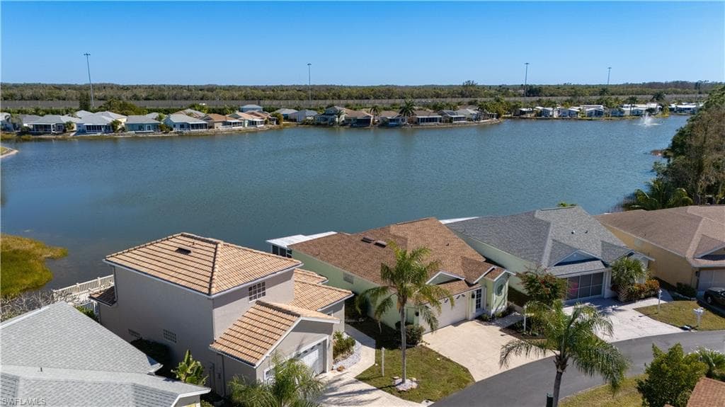 10717 Maui CIR ESTERO, FL 33928