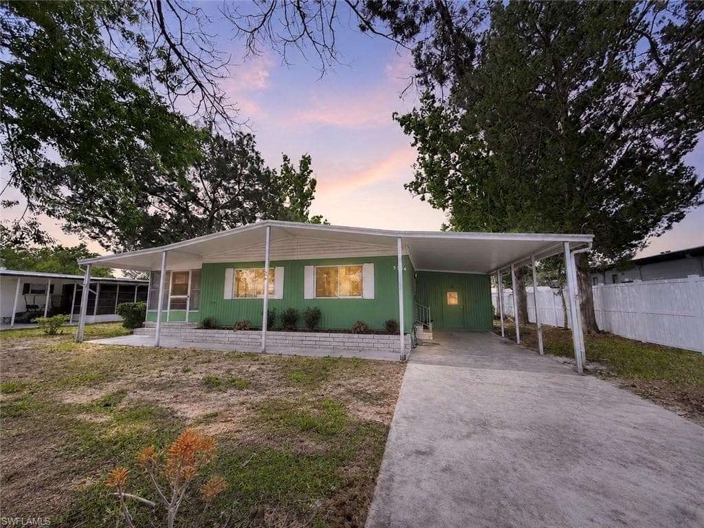 9330 SALISBURY DR BROOKSVILLE, FL 34613
