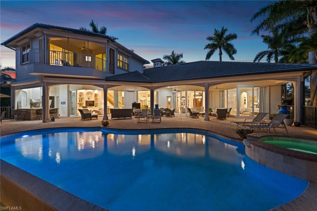 8812 Muirfield DR NAPLES, FL 34109