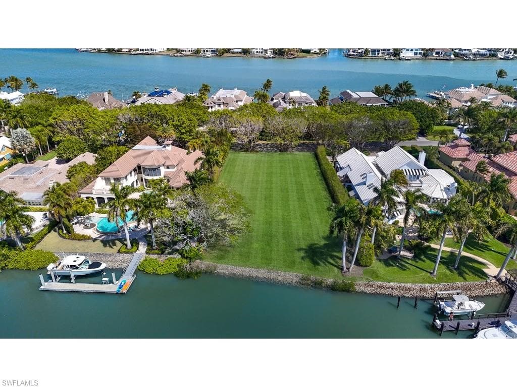 980 Galleon DR NAPLES, FL 34102