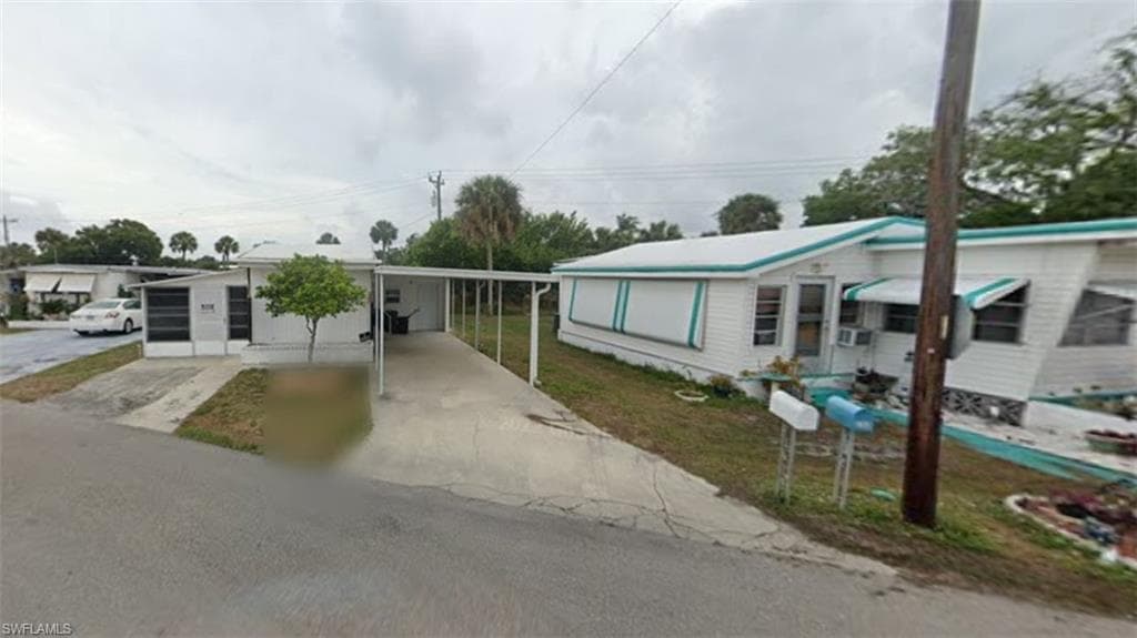 248 Flame LN NORTH FORT MYERS, FL 33917