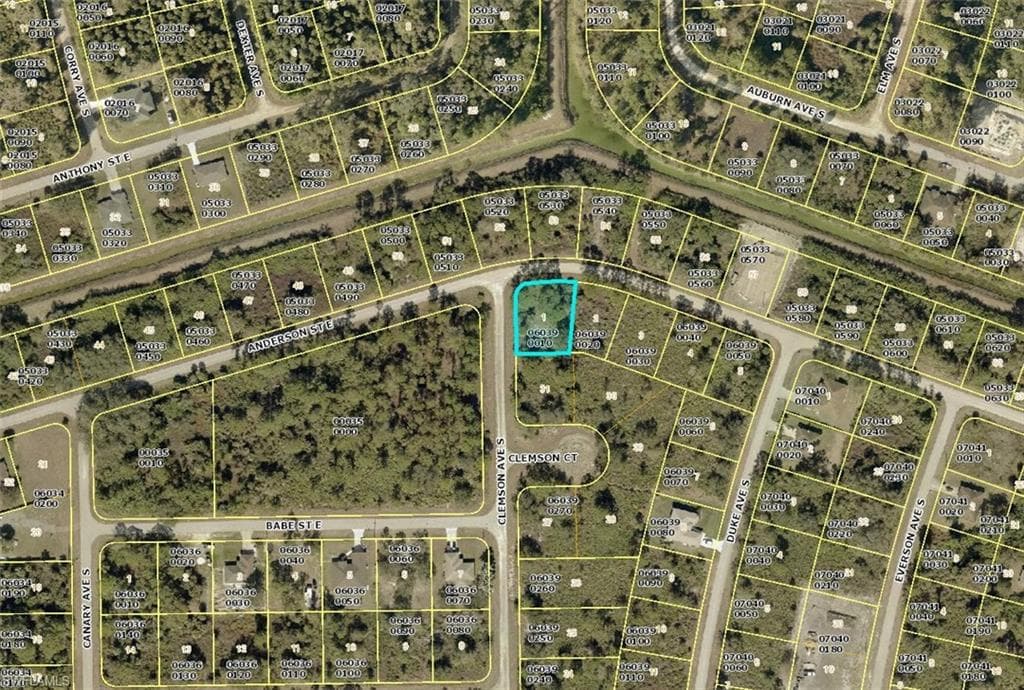 1028 Anderson ST LEHIGH ACRES, FL 33974