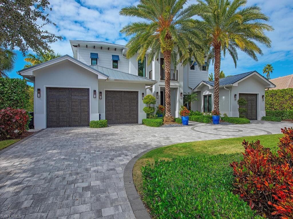 679 Rudder RD NAPLES, FL 34102