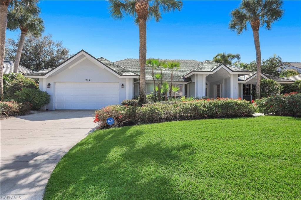 712 Pine Creek LN NAPLES, FL 34108
